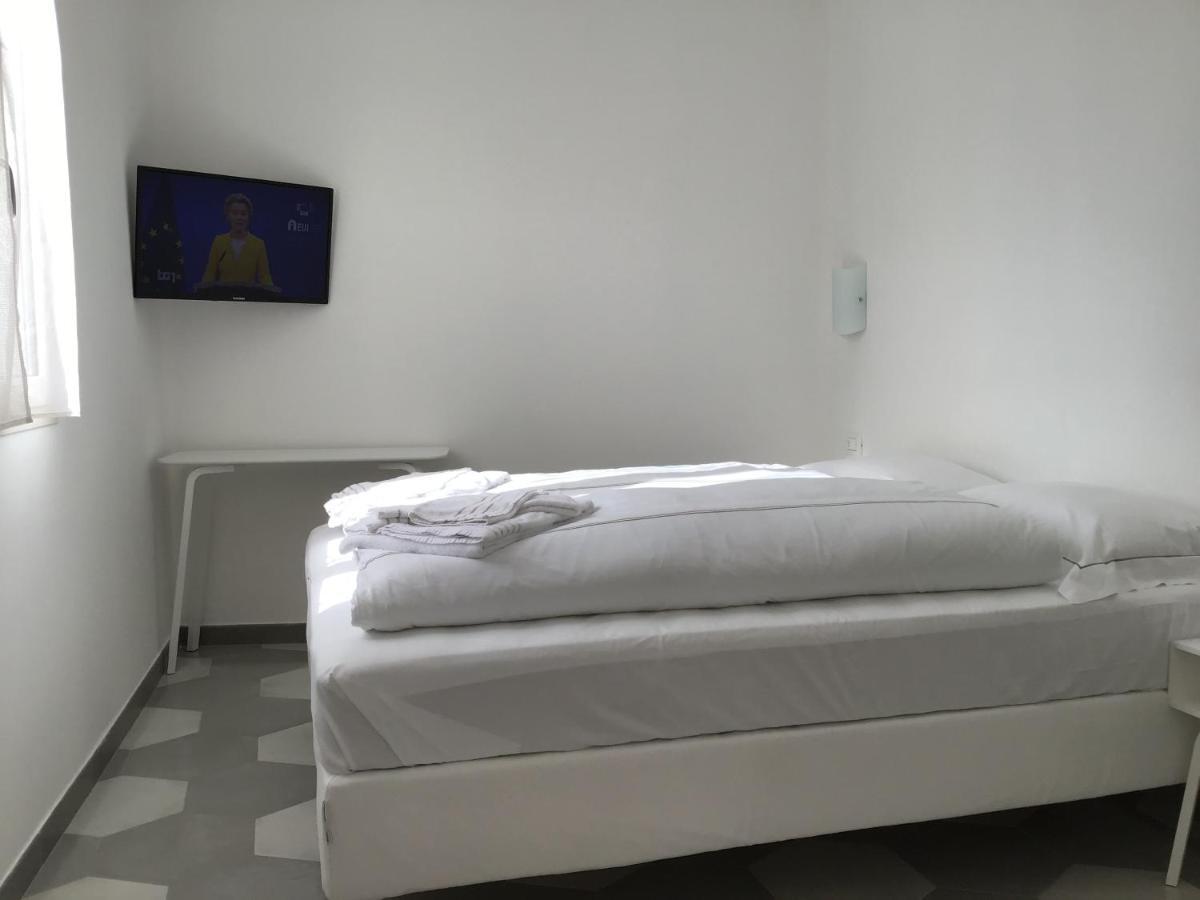 Casa Luigia Rooms Mtb In Finalborgo Bike Room Tour Ebike Trekking Finale Ligure Exterior foto