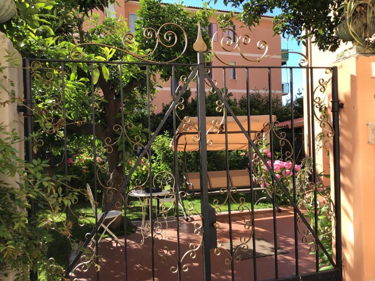 Casa Luigia Rooms Mtb In Finalborgo Bike Room Tour Ebike Trekking Finale Ligure Exterior foto