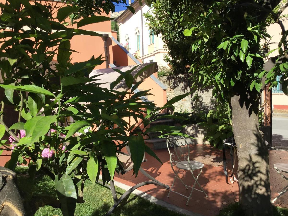 Casa Luigia Rooms Mtb In Finalborgo Bike Room Tour Ebike Trekking Finale Ligure Exterior foto
