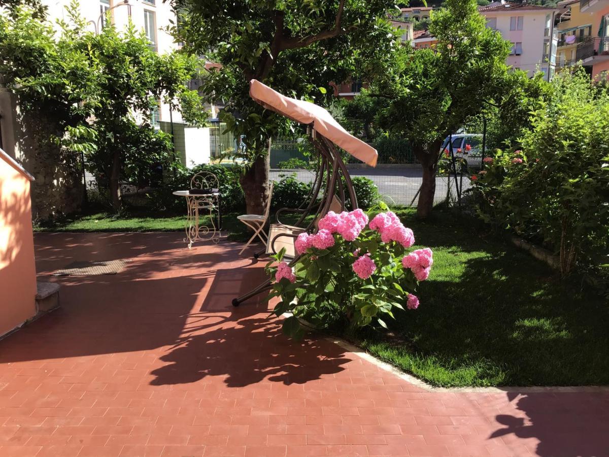 Casa Luigia Rooms Mtb In Finalborgo Bike Room Tour Ebike Trekking Finale Ligure Exterior foto