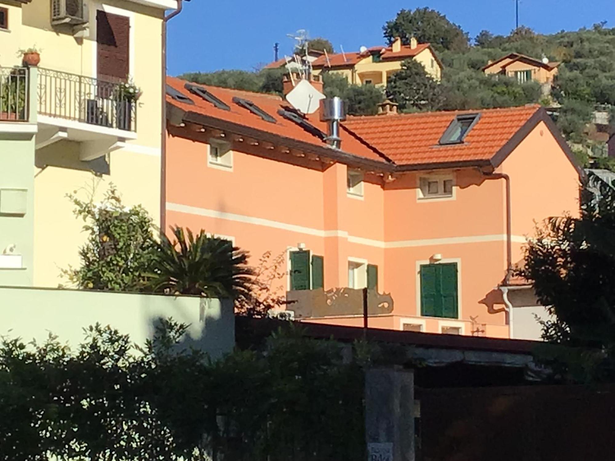 Casa Luigia Rooms Mtb In Finalborgo Bike Room Tour Ebike Trekking Finale Ligure Exterior foto