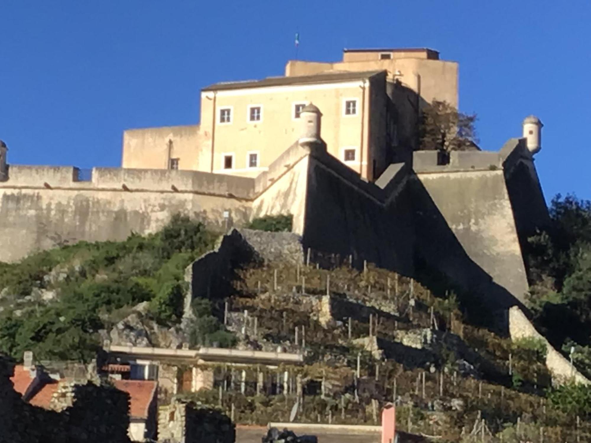 Casa Luigia Rooms Mtb In Finalborgo Bike Room Tour Ebike Trekking Finale Ligure Exterior foto